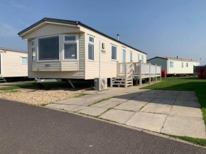 Meadow Lakes 64, pet friendly , WiFi & bed linen - Golden Palm Resort - Meadow Lakes Caravan & Lodge Hire